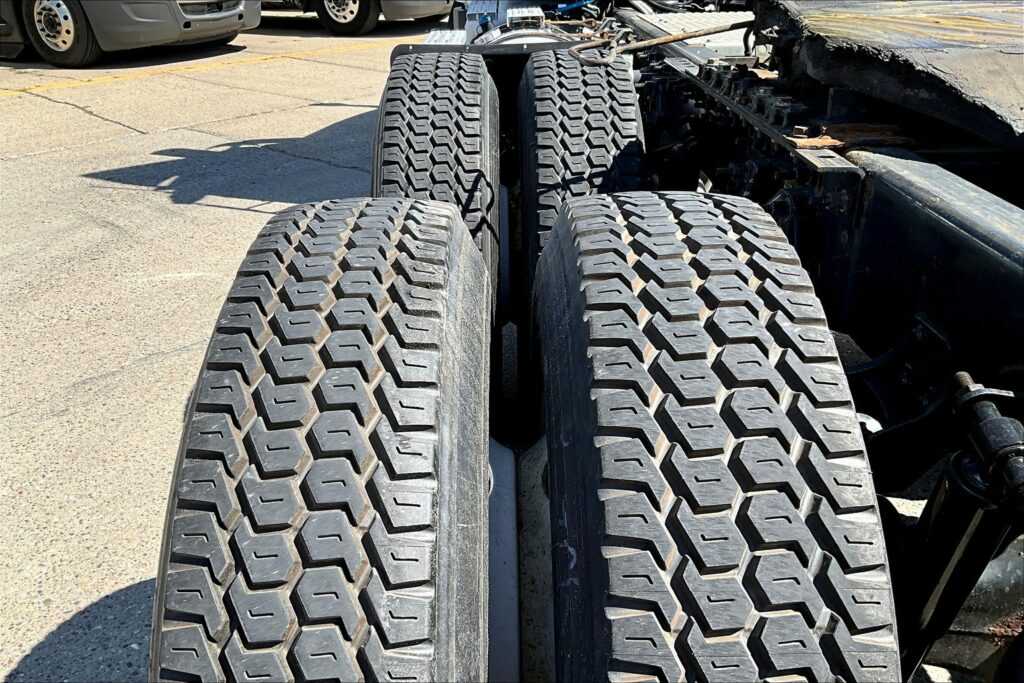 2019 INT LT625 6×4 Day Cab