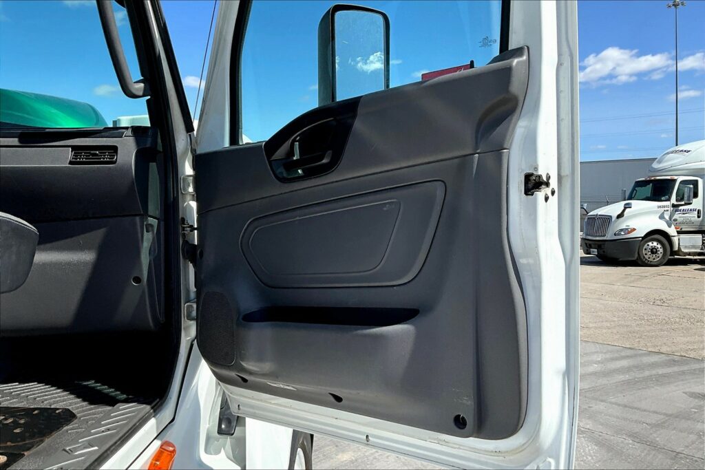 2019 INT LT625 6×4 Day Cab