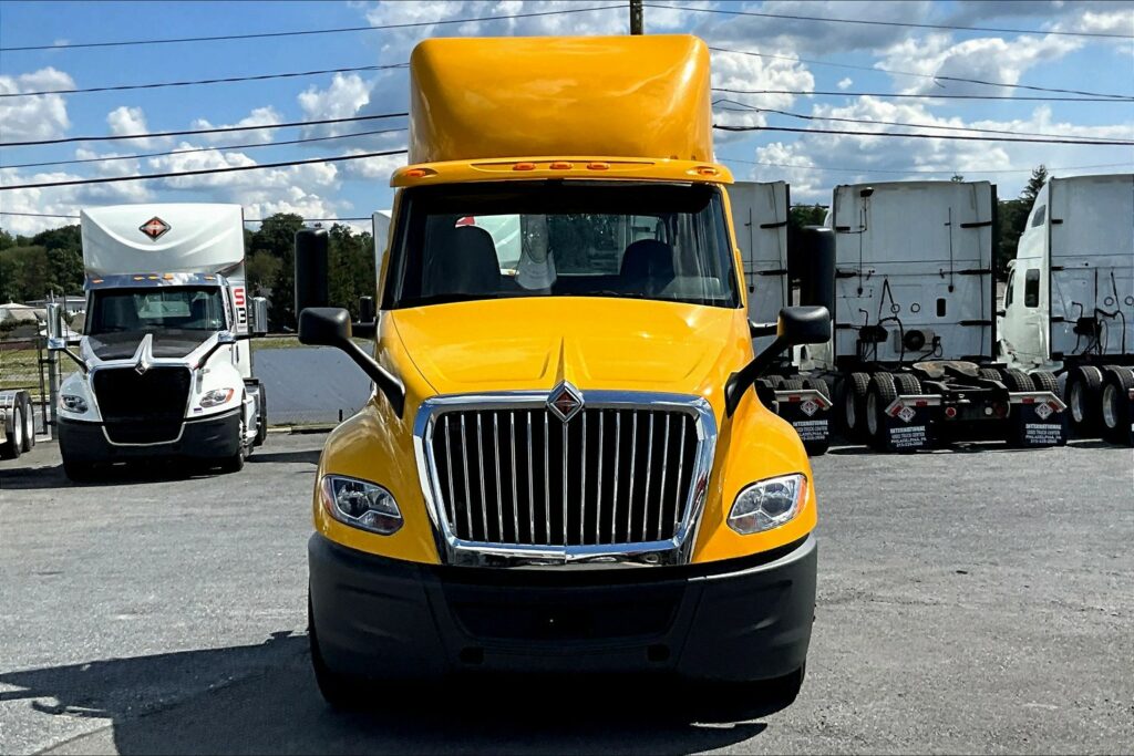 2019 INT LT625 6×4 Day Cab