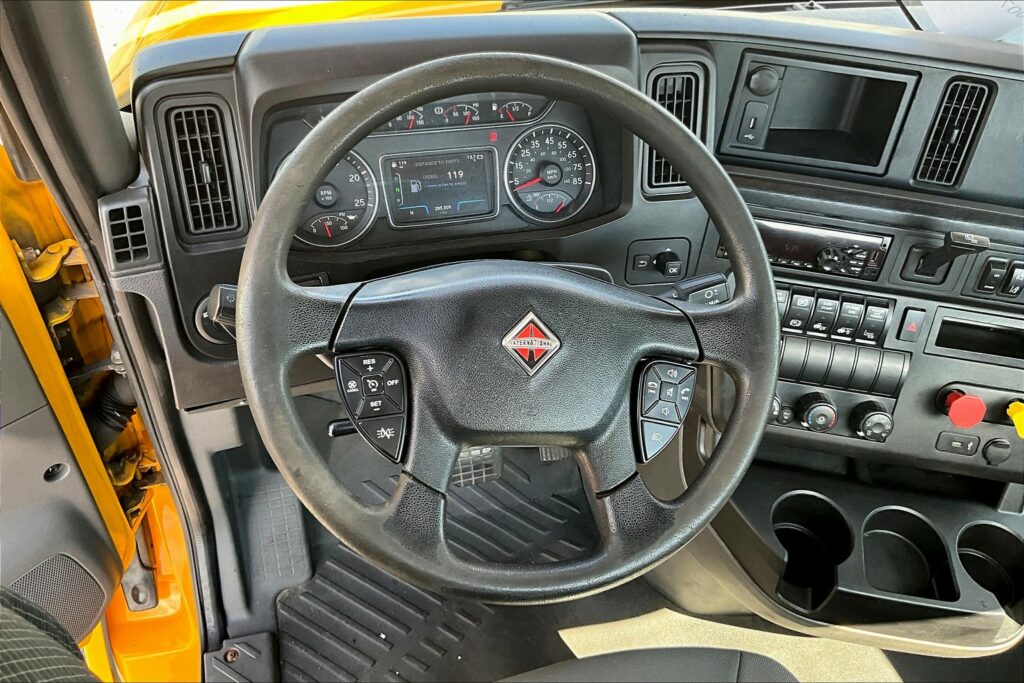 2019 INT LT625 6×4 Day Cab