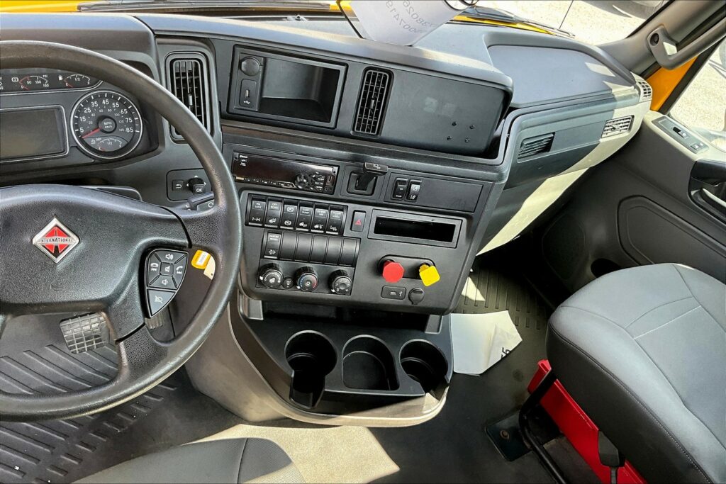 2019 INT LT625 6×4 Day Cab