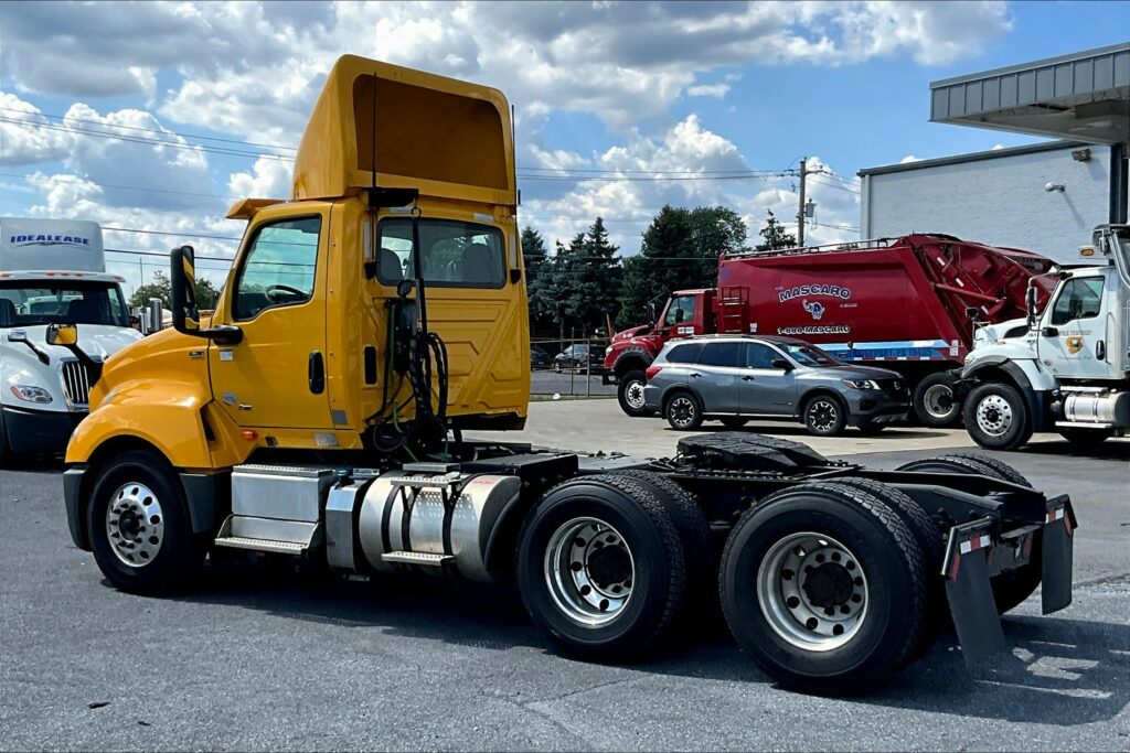 2019 INT LT625 6×4 Day Cab