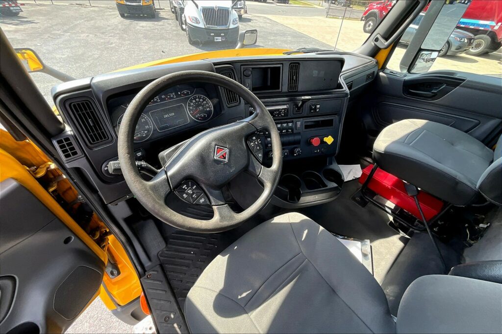2019 INT LT625 6×4 Day Cab