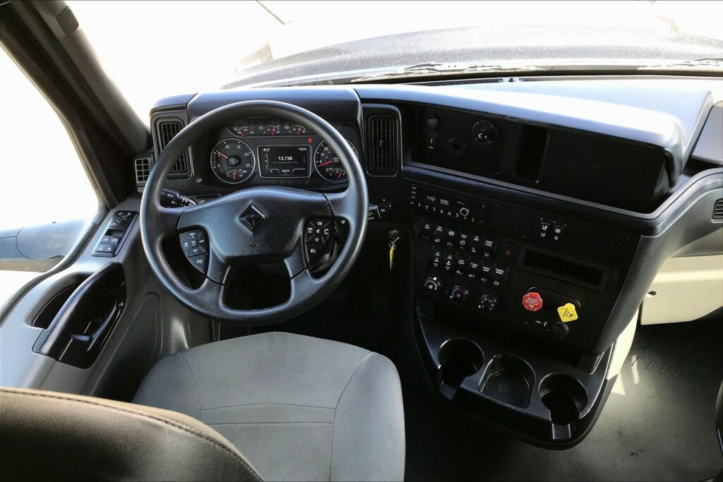 2022 INT LT625 6×4 Sleeper