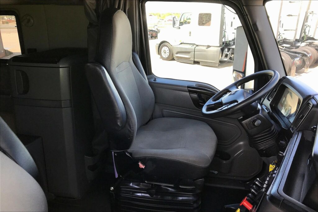 2022 INT LT625 6×4 Sleeper