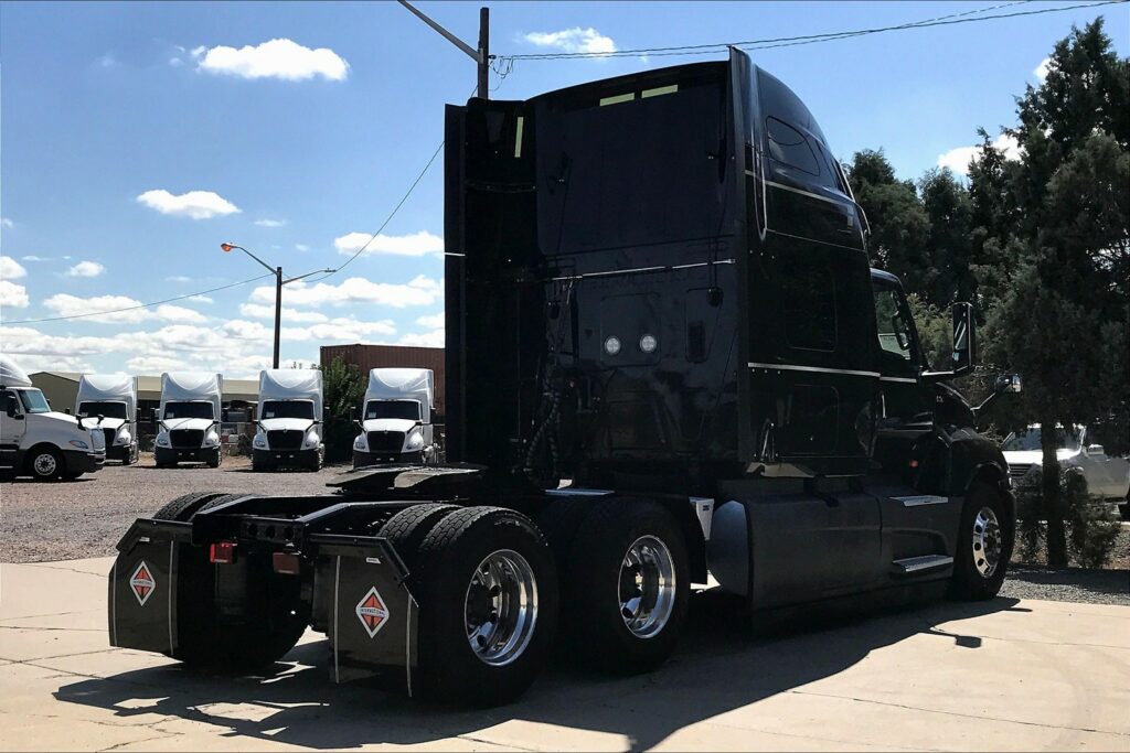 2022 INT LT625 6×4 Sleeper