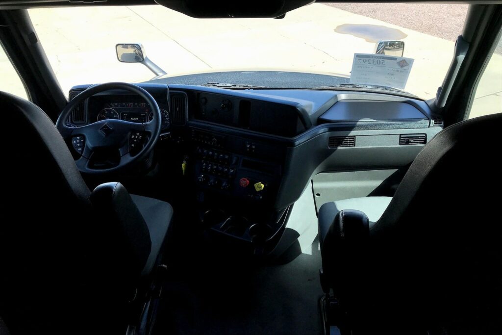 2022 INT LT625 6×4 Sleeper