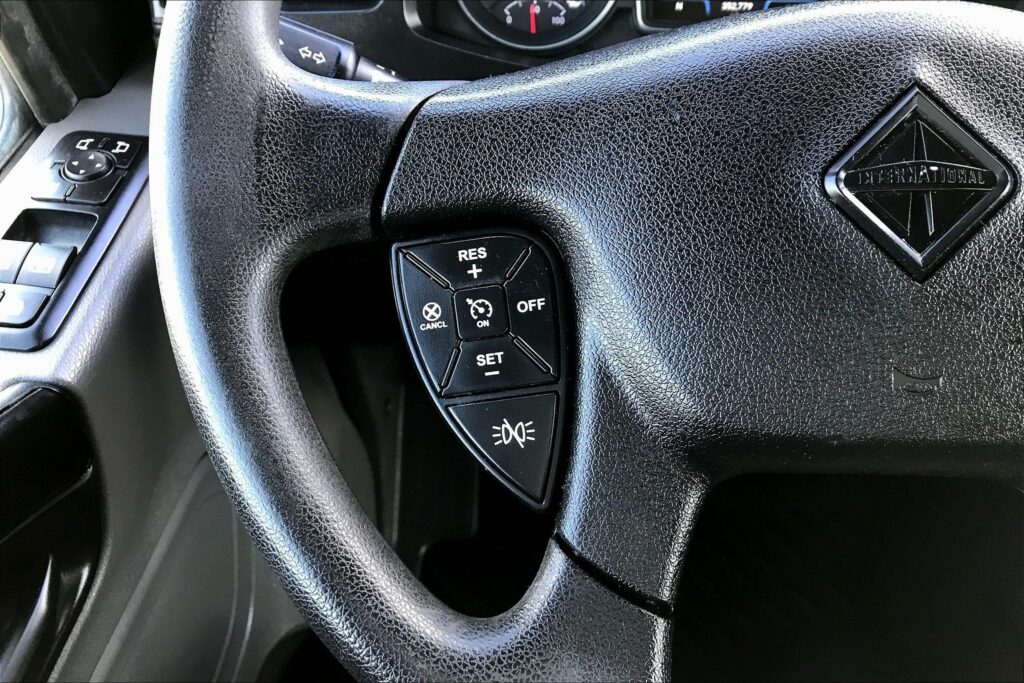 2022 INT LT625 6×4 Sleeper