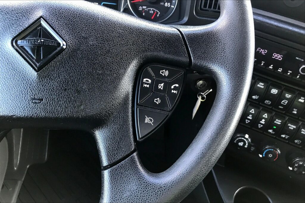 2022 INT LT625 6×4 Sleeper