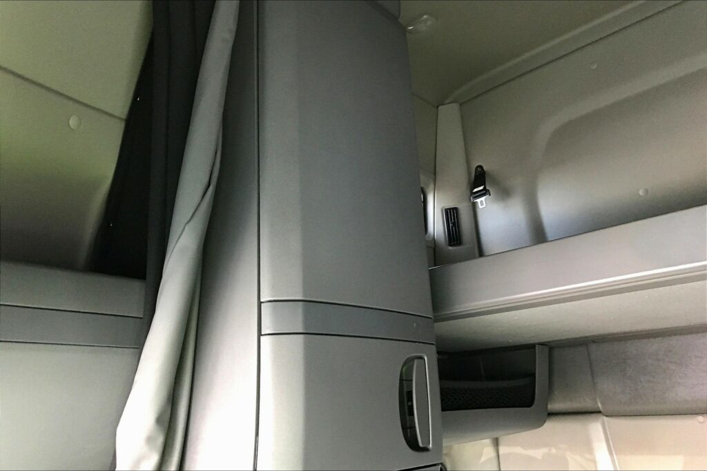 2022 INT LT625 6×4 Sleeper