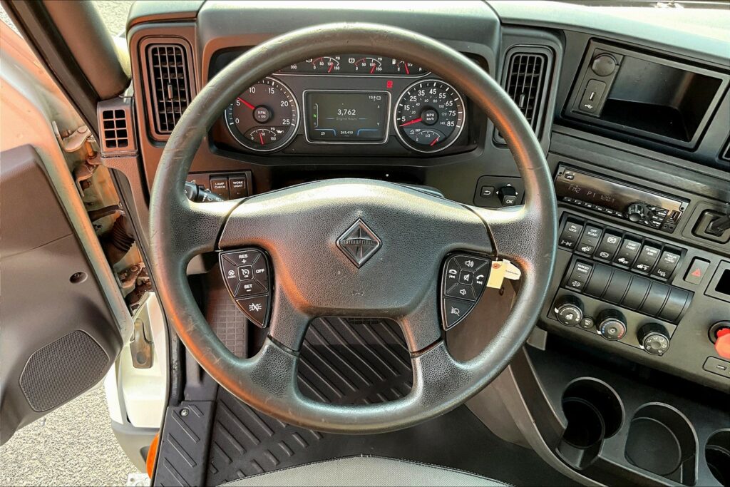 2019 INT LT625 6×4 Day Cab