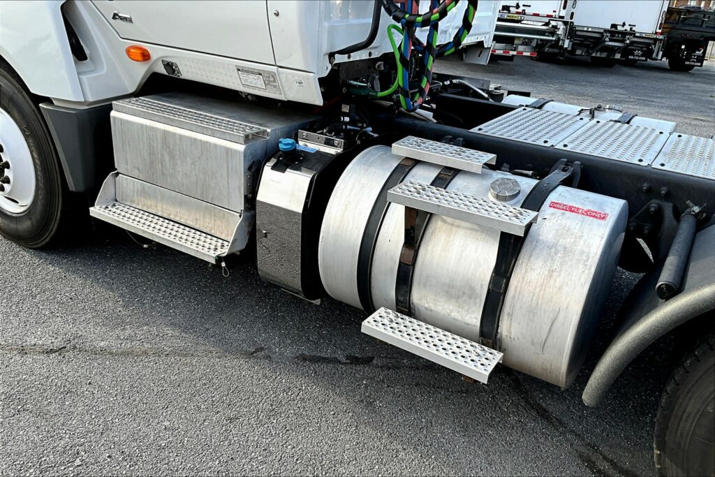 2019 INT LT625 6×4 Day Cab