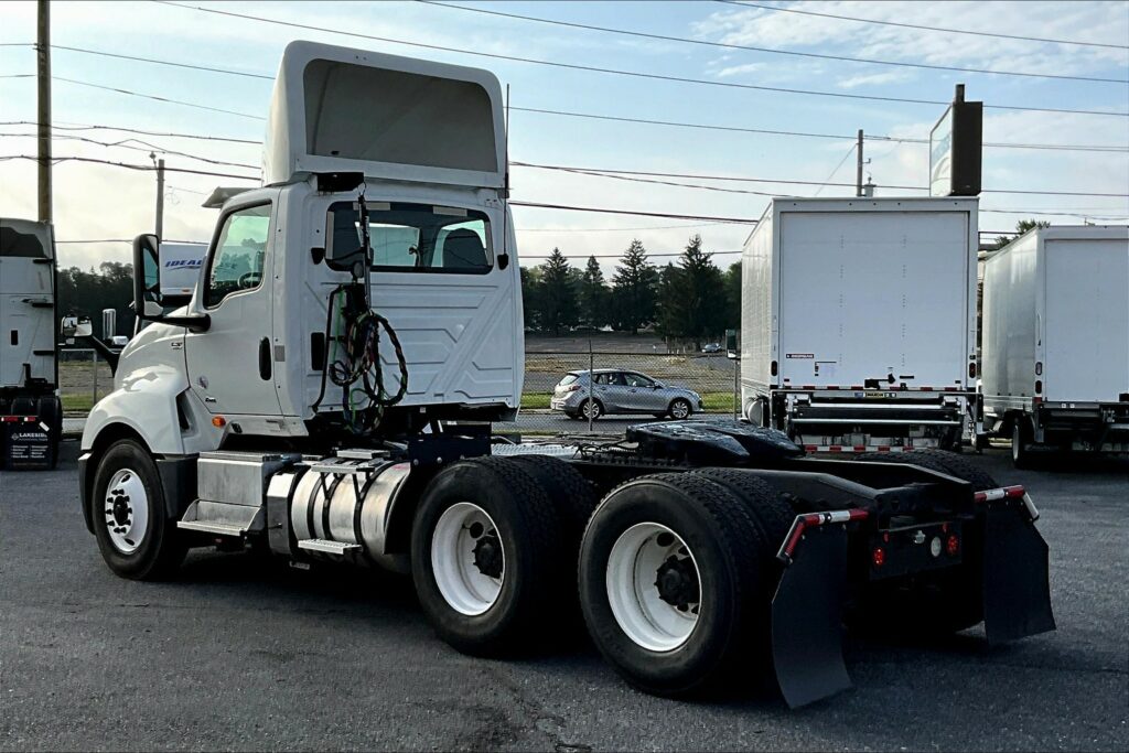 2019 INT LT625 6×4 Day Cab