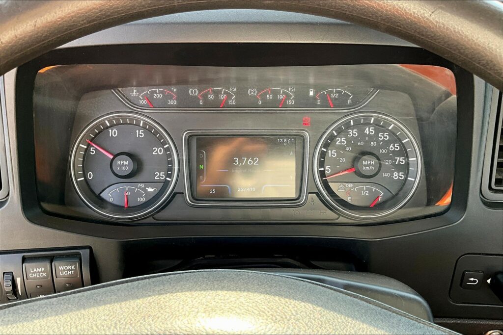 2019 INT LT625 6×4 Day Cab