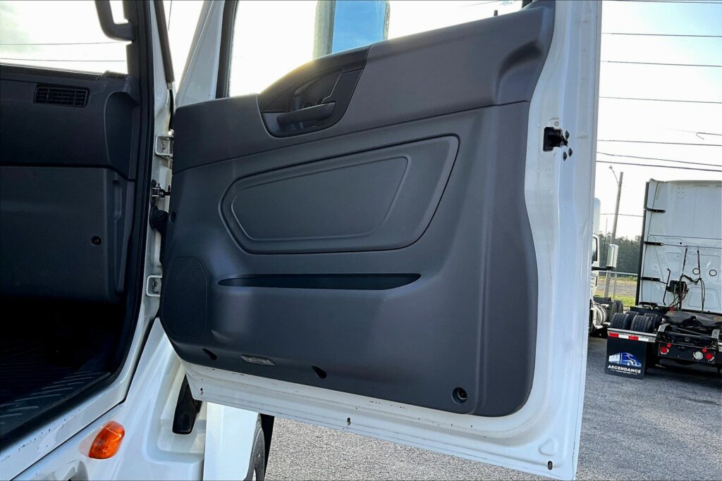 2019 INT LT625 6×4 Day Cab