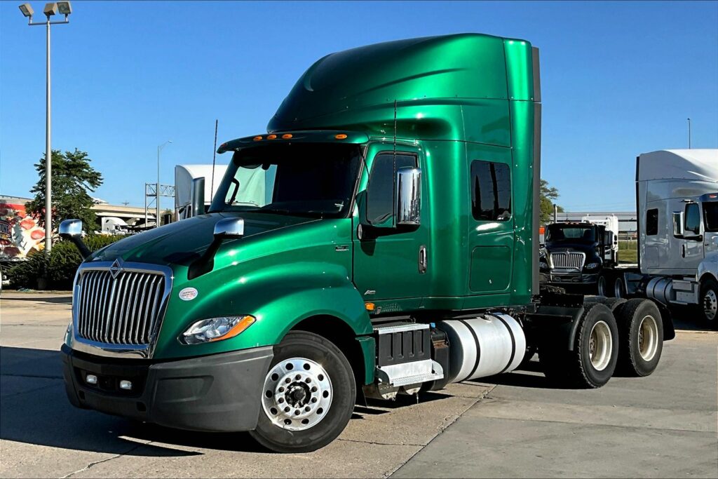 2021 INT LT625 6×4 Sleeper