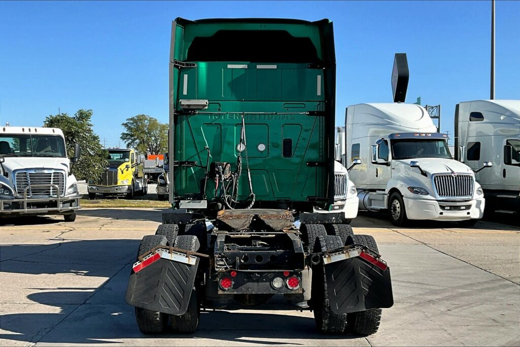 2021 INT LT625 6×4 Sleeper