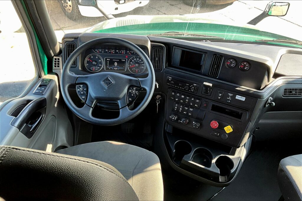 2021 INT LT625 6×4 Sleeper