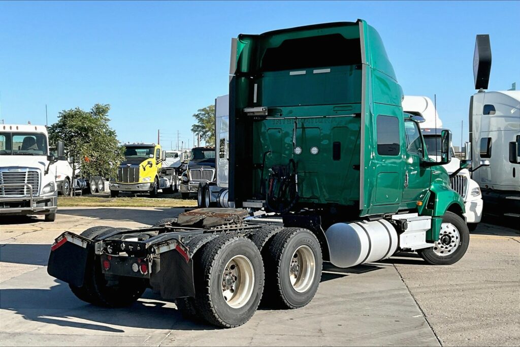 2021 INT LT625 6×4 Sleeper