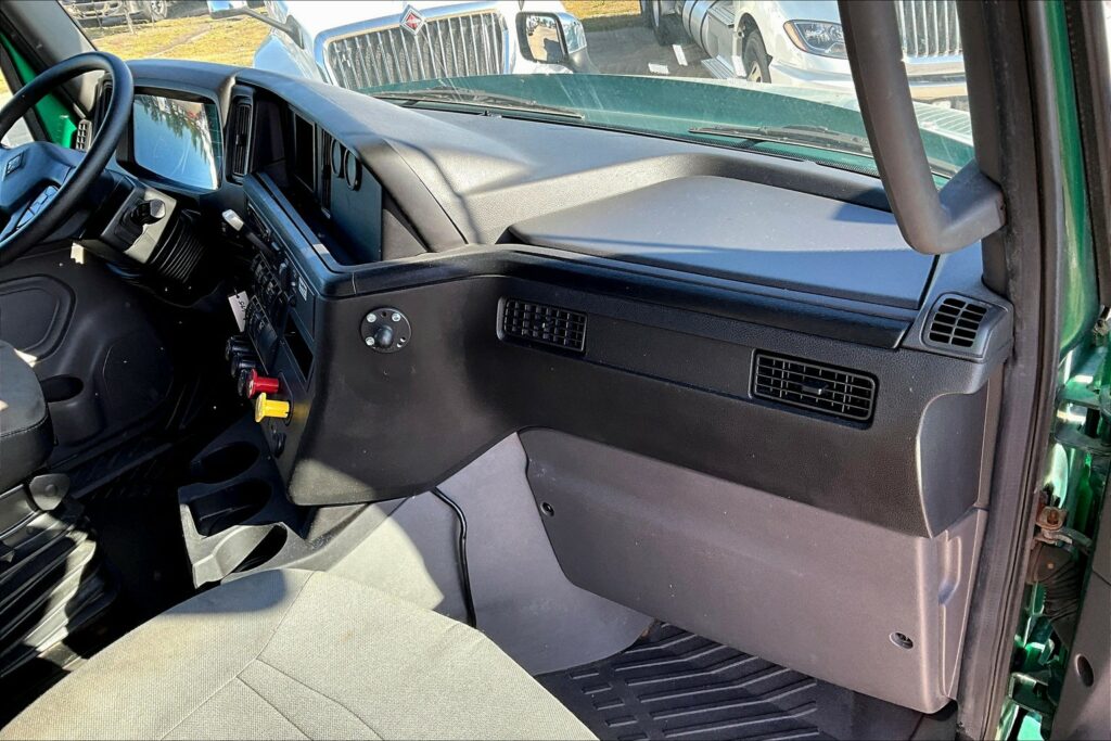 2021 INT LT625 6×4 Sleeper