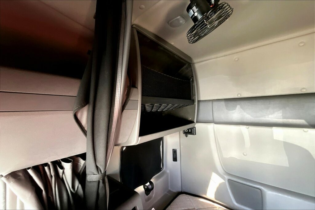 2021 INT LT625 6×4 Sleeper