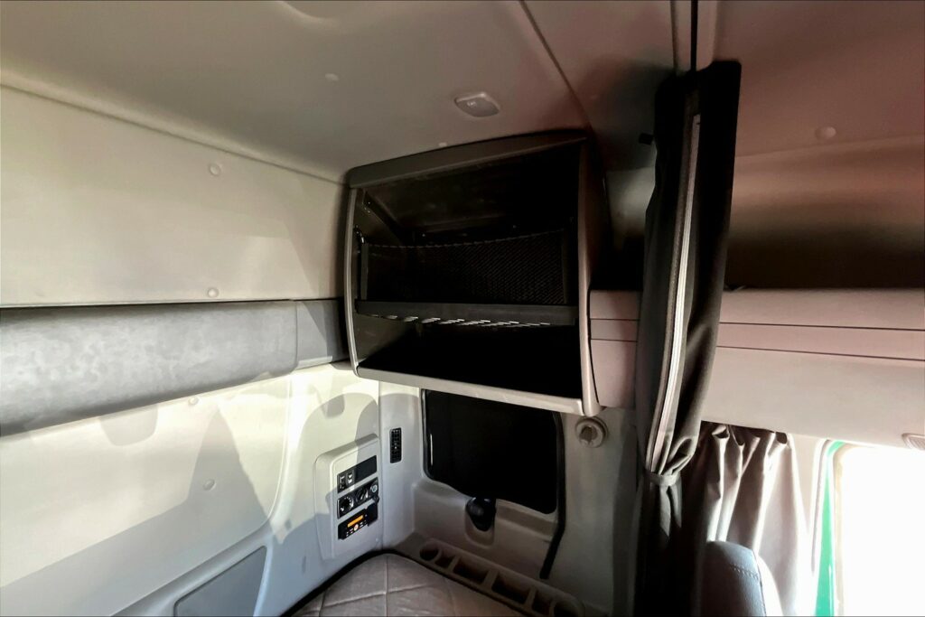 2021 INT LT625 6×4 Sleeper