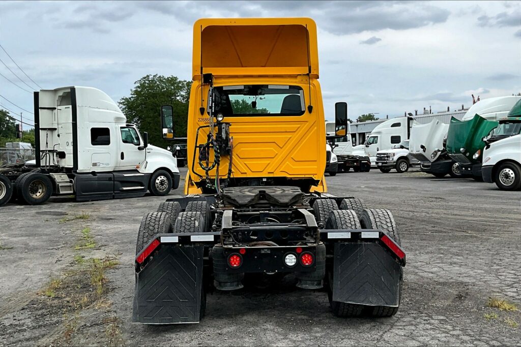 2019 INT LT625 6×4 Day Cab