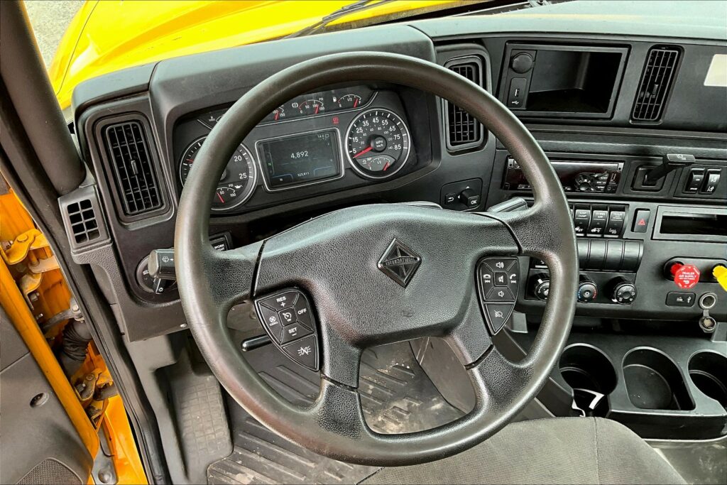 2019 INT LT625 6×4 Day Cab