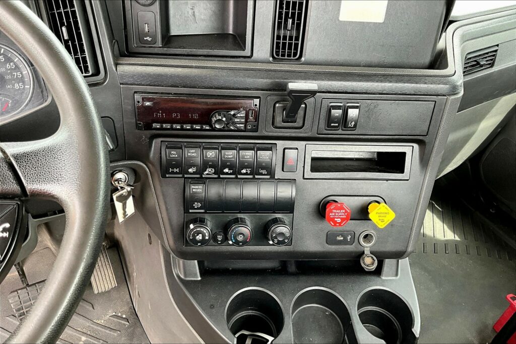 2019 INT LT625 6×4 Day Cab