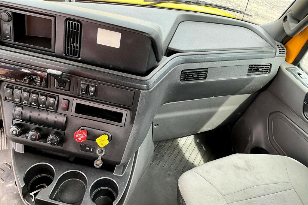 2019 INT LT625 6×4 Day Cab