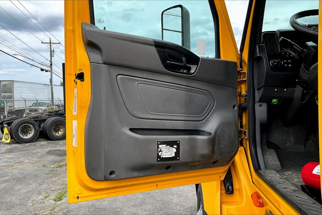 2019 INT LT625 6×4 Day Cab