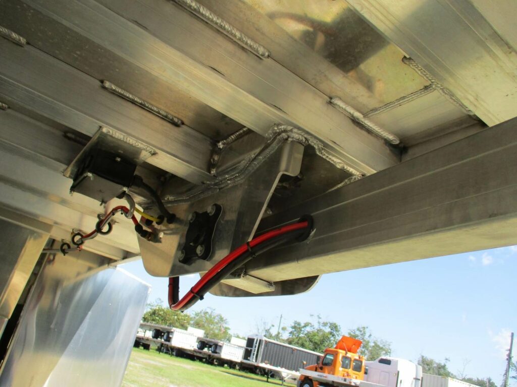 2026 Trailstar 39X84X60 FRAMELESS DROP DOWN FENDER BEDLINER MANDO