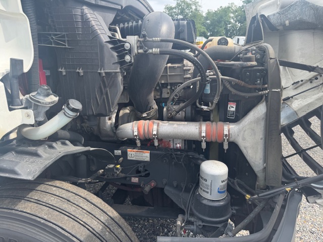 2021 Freightliner Day Cab