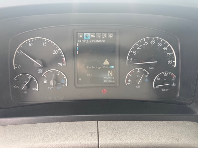 2021 Freightliner Day Cab