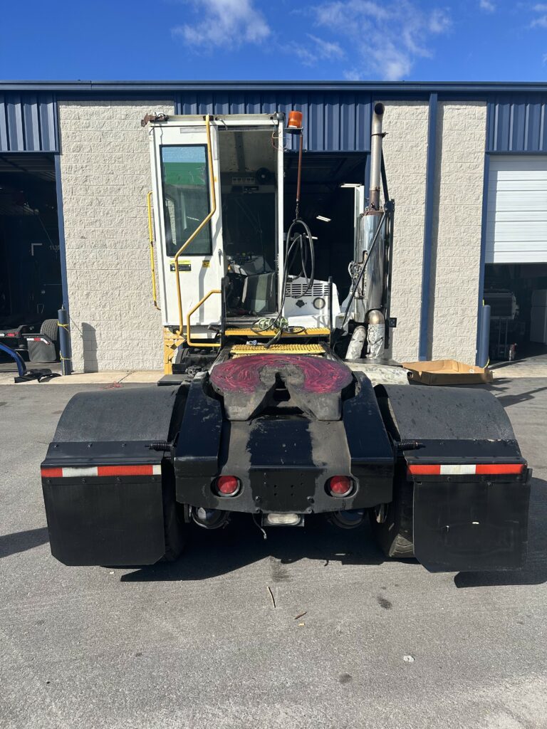 2017 Autocar Yard Horse