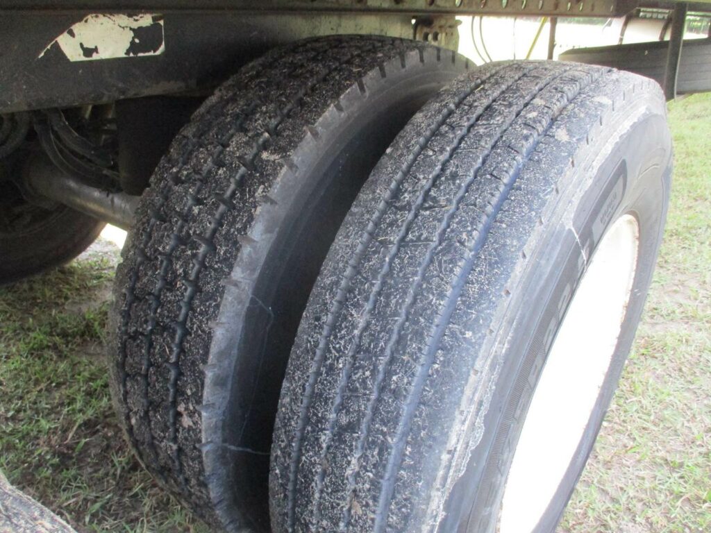 2009 UTILITY CARRIER 2100A UNIT WITH 27,466 HOURS