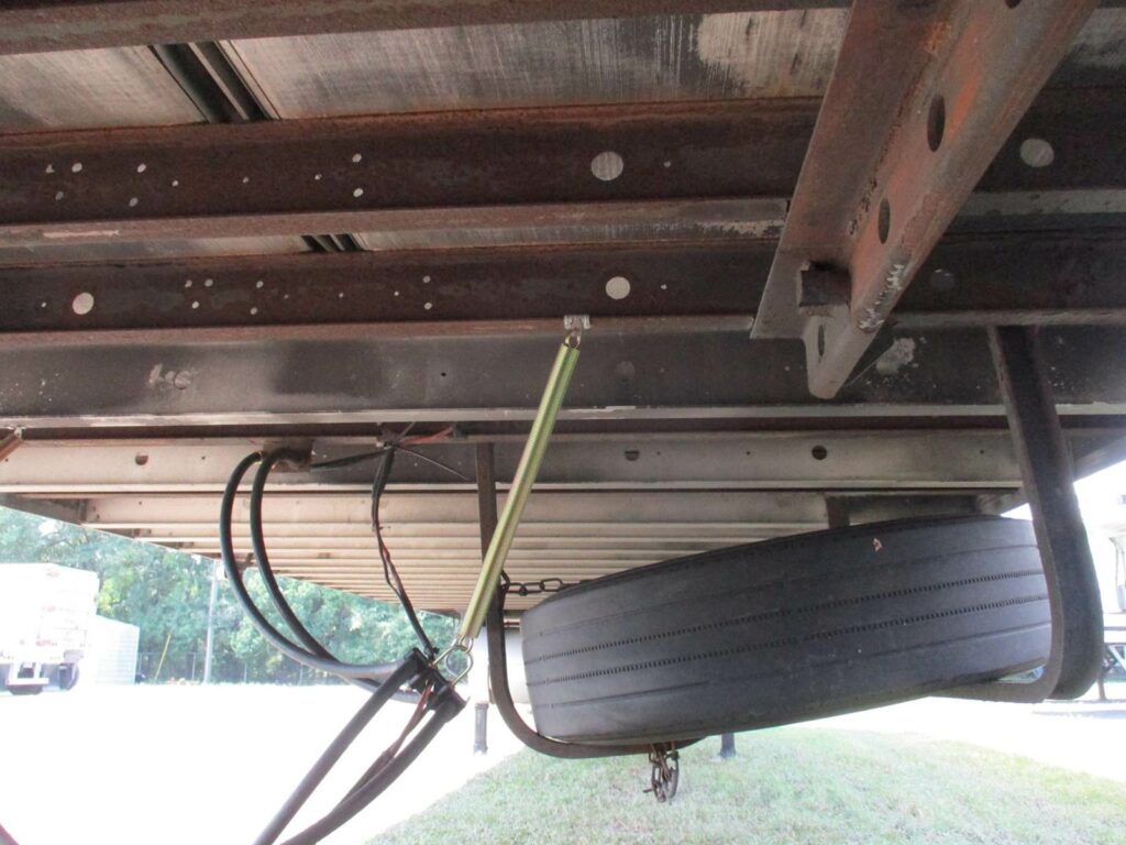 2009 UTILITY CARRIER 2100A UNIT WITH 27,466 HOURS