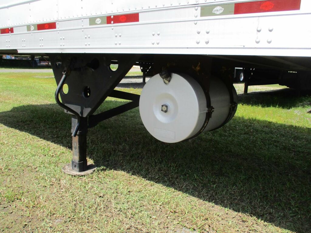 2009 UTILITY CARRIER 2100A UNIT WITH 27,466 HOURS