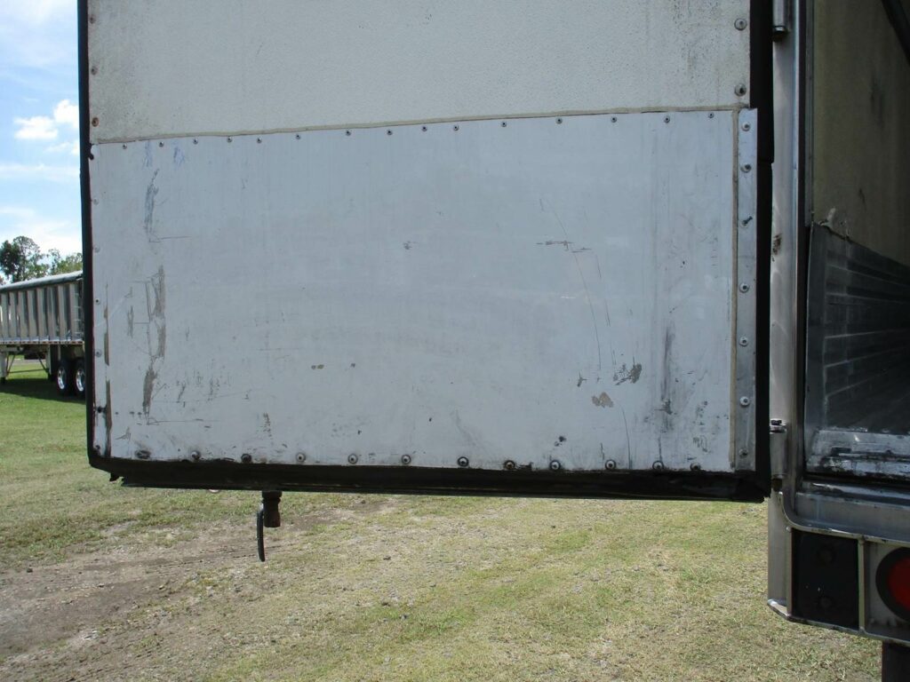 2009 UTILITY CARRIER 2100A UNIT WITH 27,466 HOURS