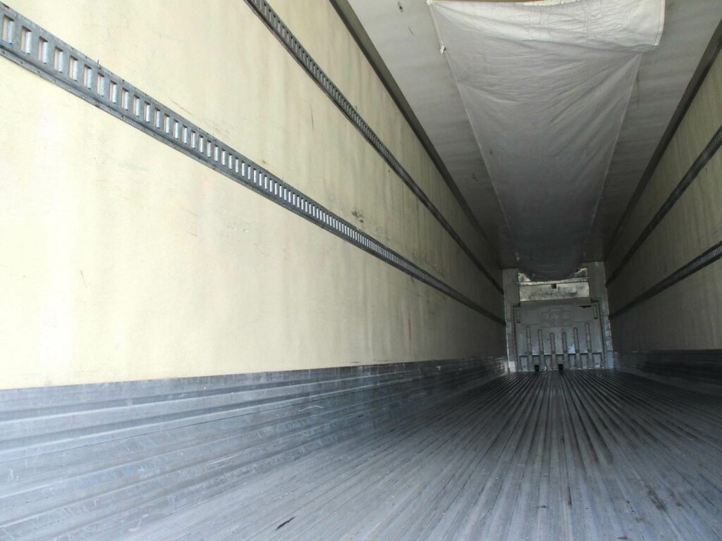 2009 UTILITY CARRIER 2100A UNIT WITH 27,466 HOURS