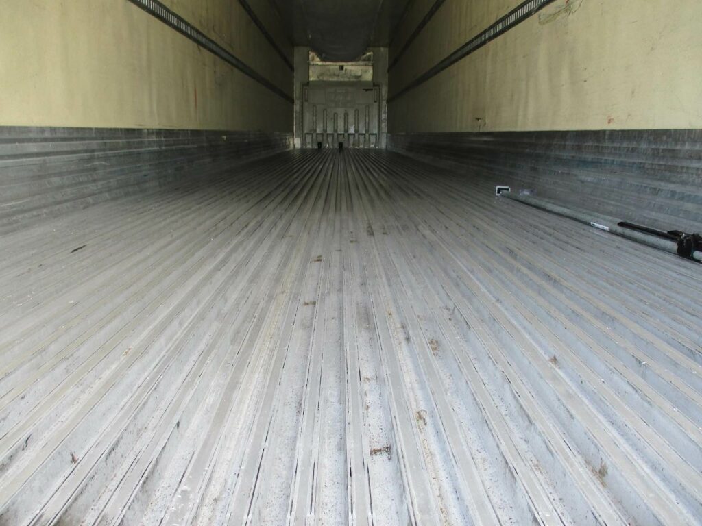 2009 UTILITY CARRIER 2100A UNIT WITH 27,466 HOURS