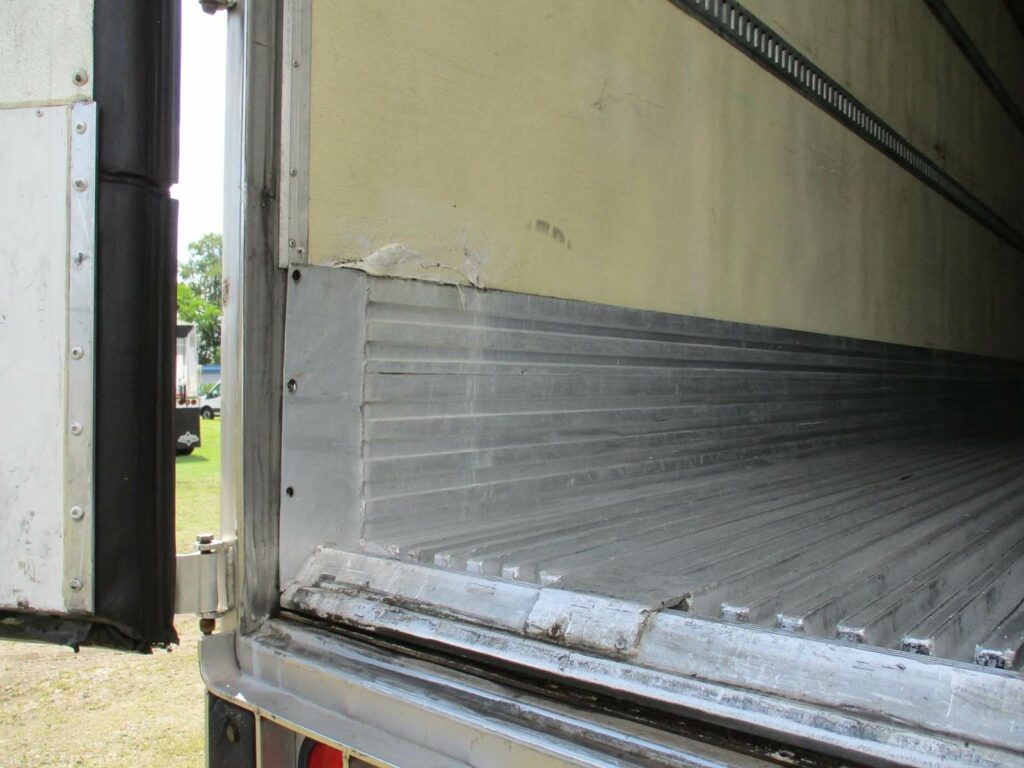 2009 UTILITY CARRIER 2100A UNIT WITH 27,466 HOURS