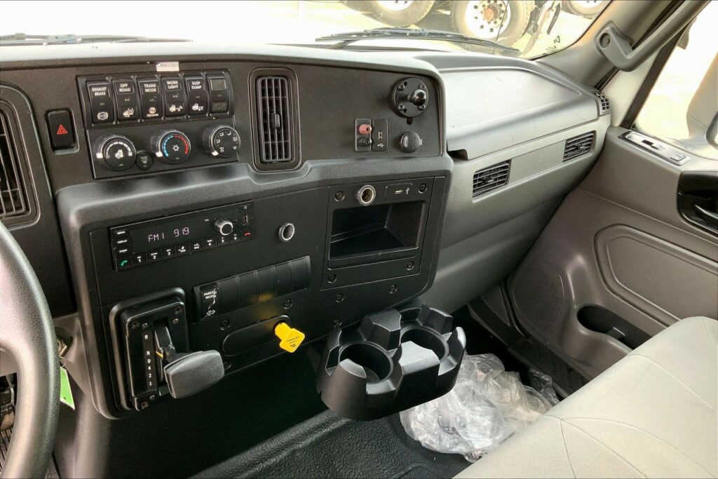 2021 CUM MV607 Medium Conventional