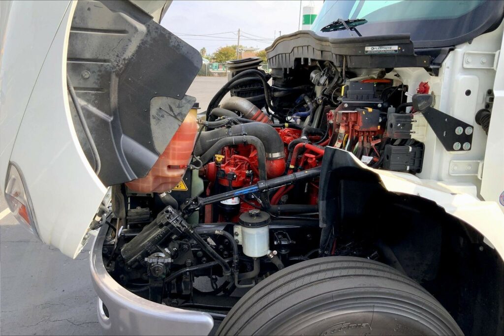 2021 CUM MV607 Medium Conventional