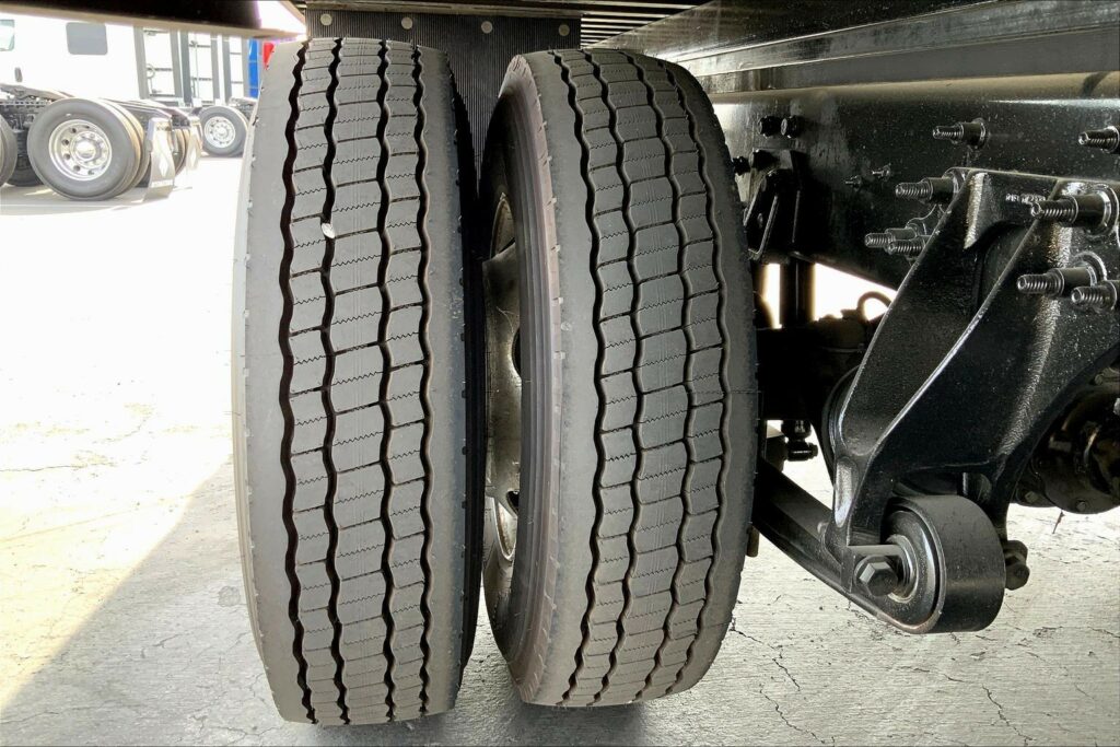 2021 CUM MV607 Medium Conventional