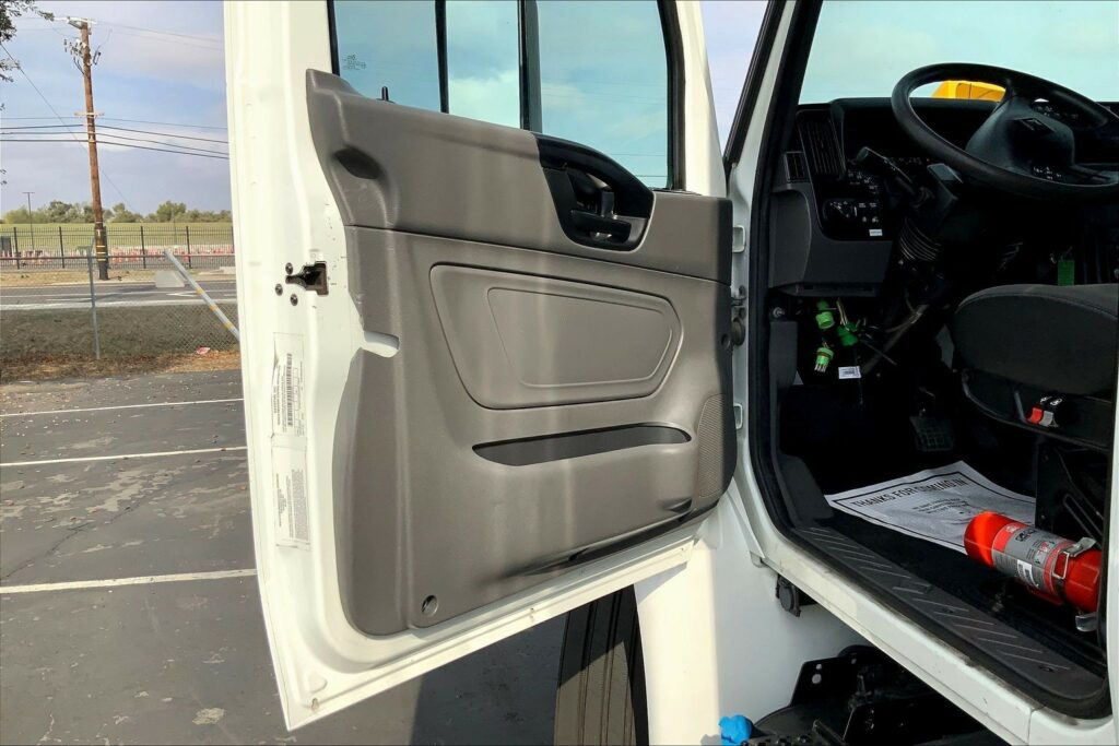 2021 CUM MV607 Medium Conventional