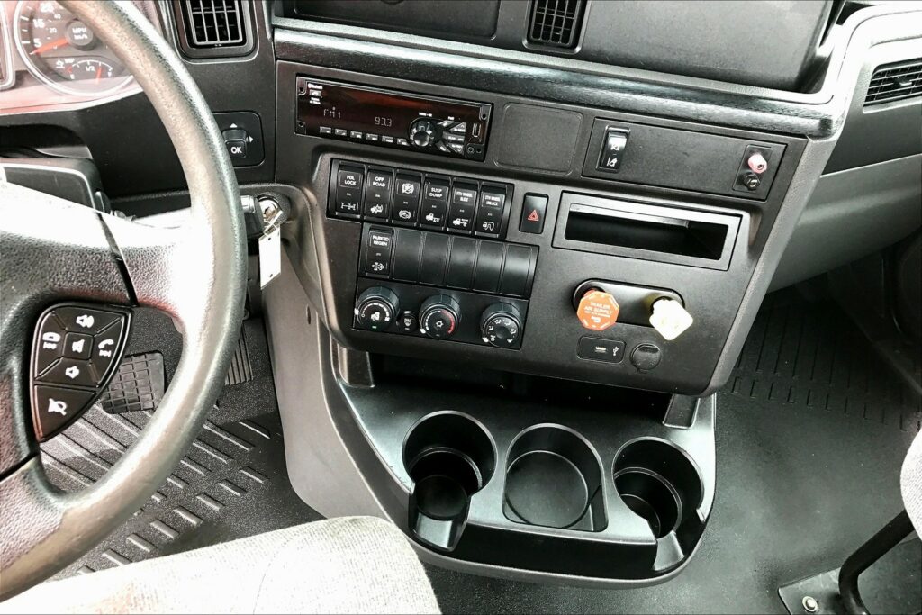 2020 CUM LT625 6×4 Day Cab