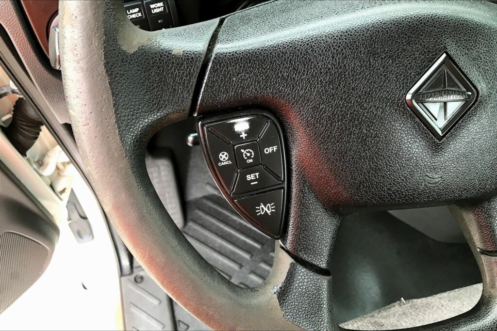 2020 CUM LT625 6×4 Day Cab