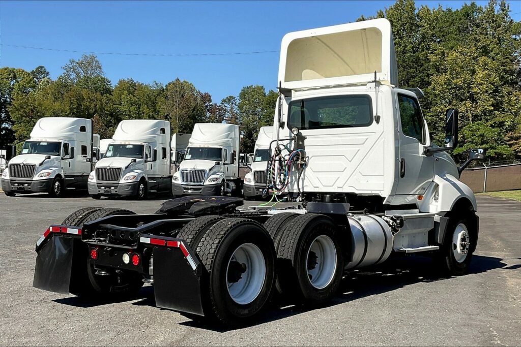 2019 INT LT625 6×4 Day Cab