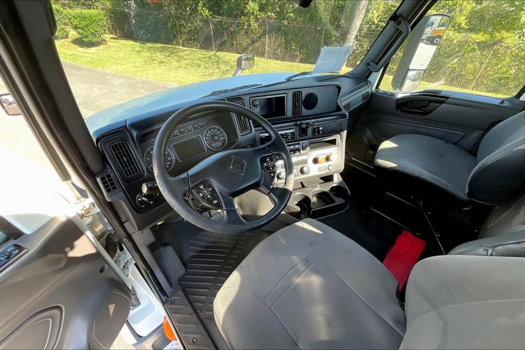 2019 INT LT625 6×4 Day Cab